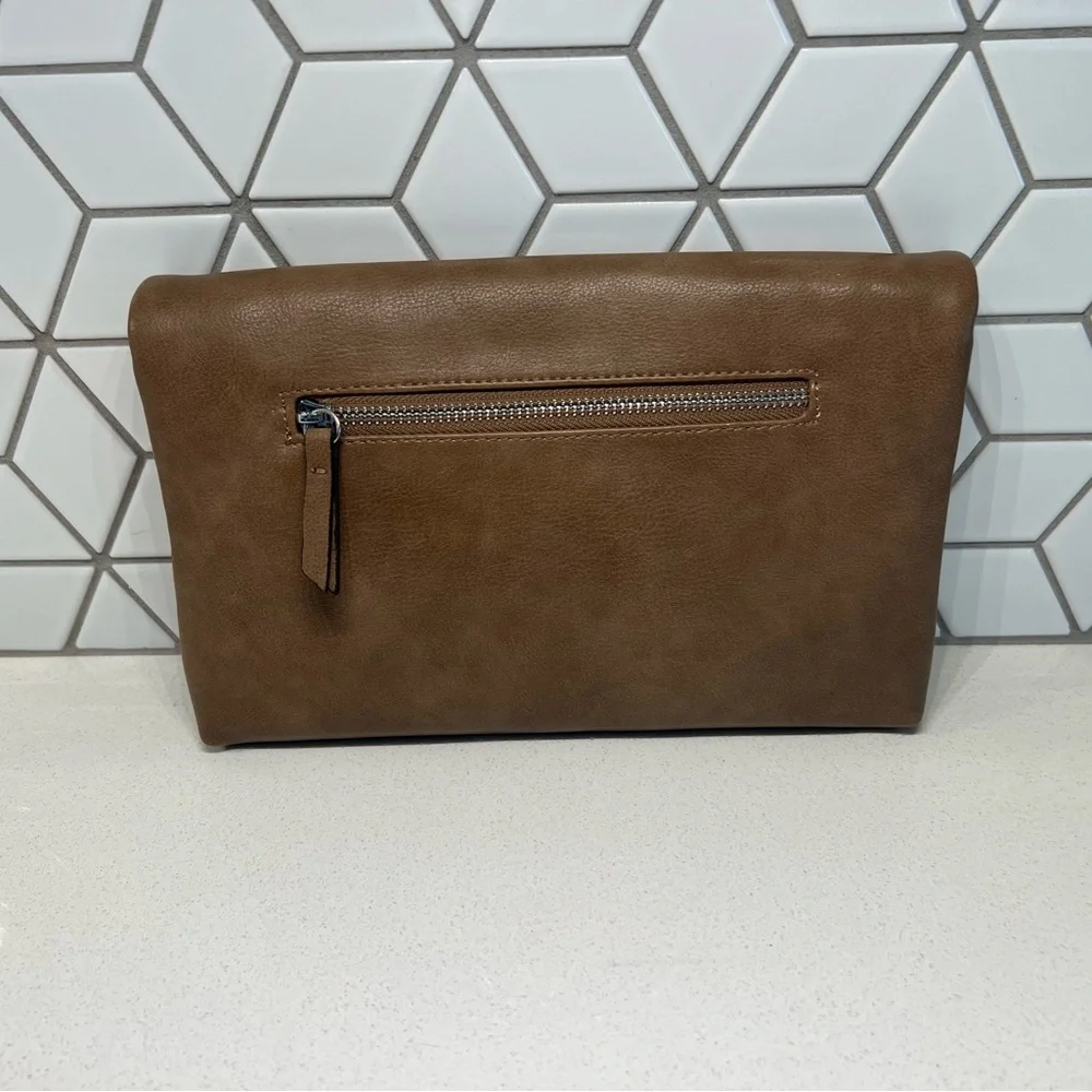 NWOT Kelly & Katie Faux Leather Chain Clutch/Wristlet - Picture 14 of 16